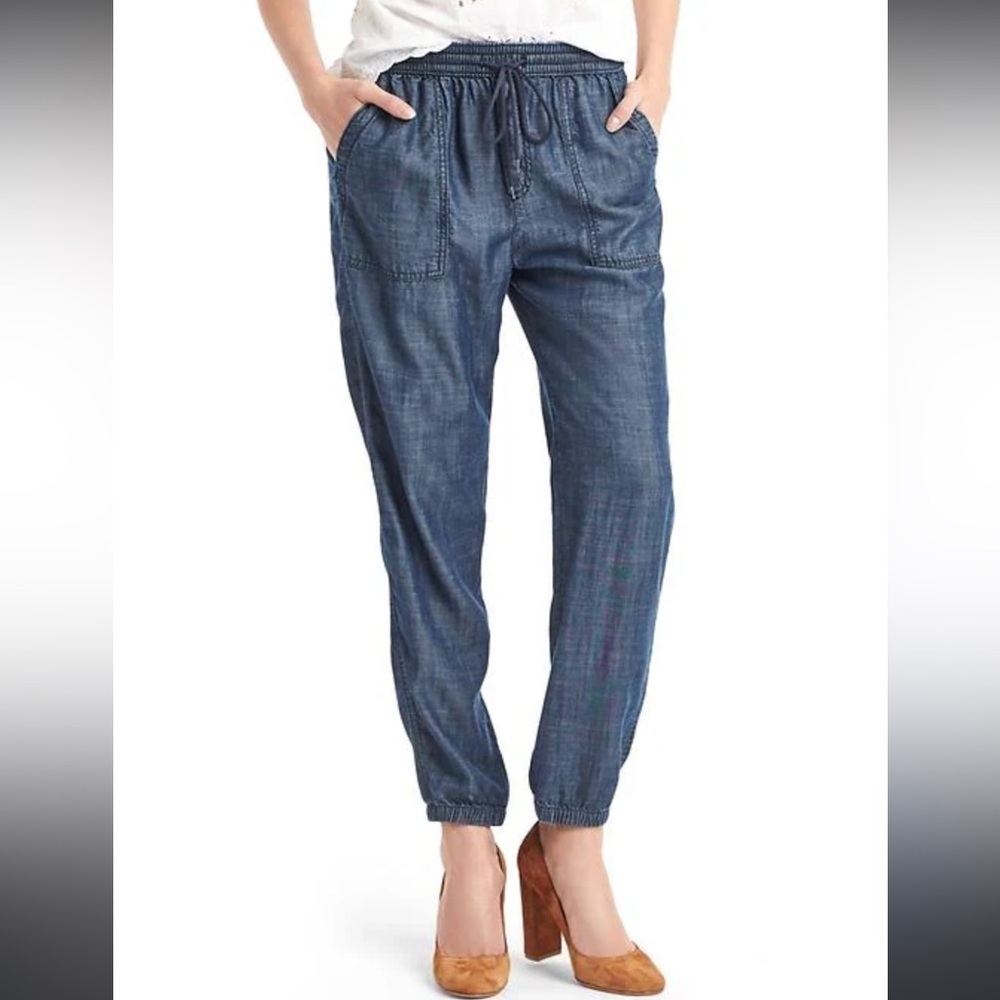 Gap 100% Tencel Chambray Joggers – Size Small – Light Flaw, Great Deal